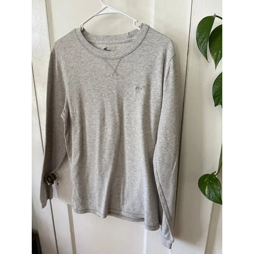 Hollister men’s size medium gray sweater